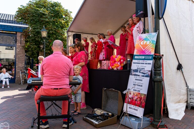 Cultureel Festival Baarn 2024 - Fotograaf Scippio van Olmen- Scippio CFB 2024 - L285 - Rose & Rouge - Hogeveen Podium